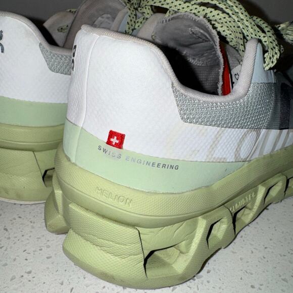 Women's On Cloudmonster Comfort running Shoes Size 9 White/Green - Picture 5 of 8